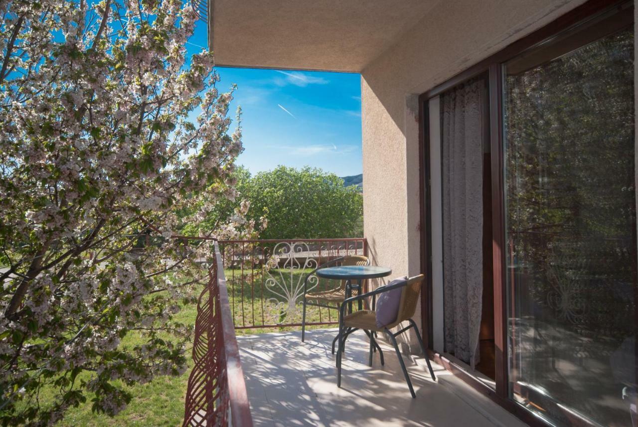 Apartmani Ivan Kaštela Exterior foto